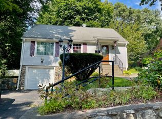 440 Oakville Ave, Waterbury, CT 06708