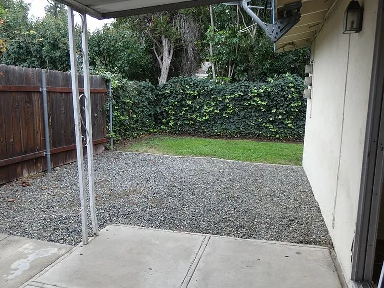 19XX E Rose Ave — Photo 10