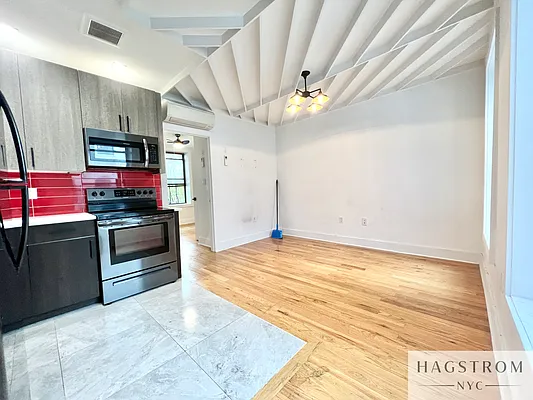 Rented by Hagstrom Management Inc | media 30