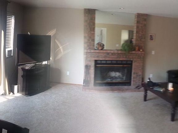 Den / 2nd living room