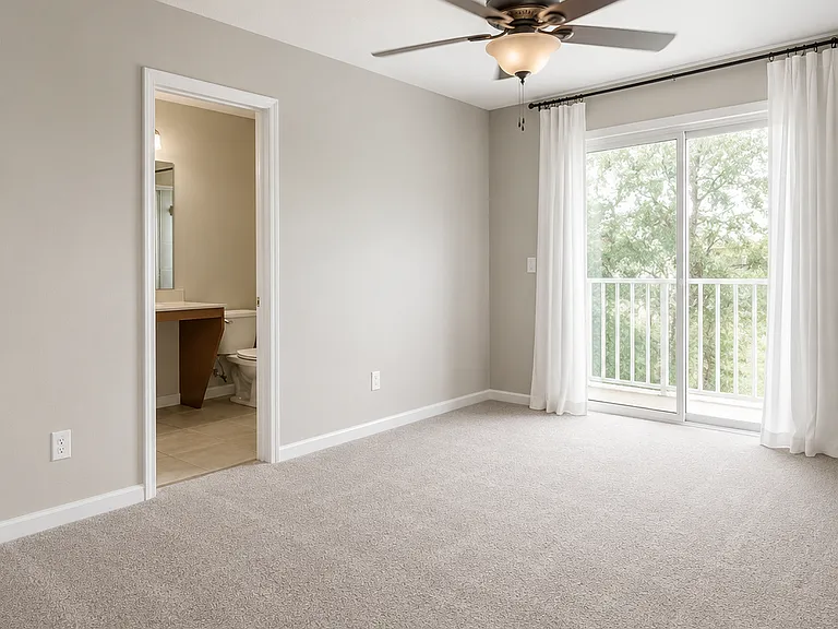 2761 Retreat View Cir — Photo 24