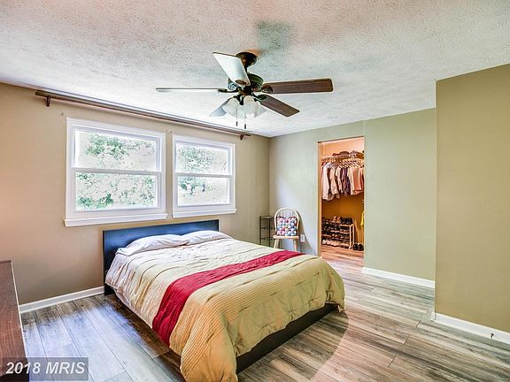 Spacious Master with Huge Walk in Closet