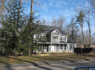 9 Acorn Ln, Sturbridge, MA 01566