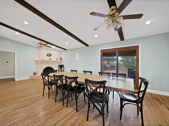 4th image of 452 E Pecan Tree Rd