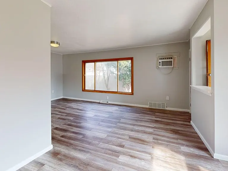7903 Jeffries Ave — Photo 4