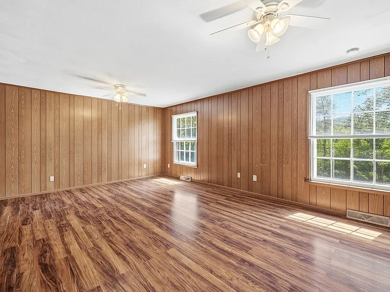 5757 Heards Mountain Rd — Photo 15