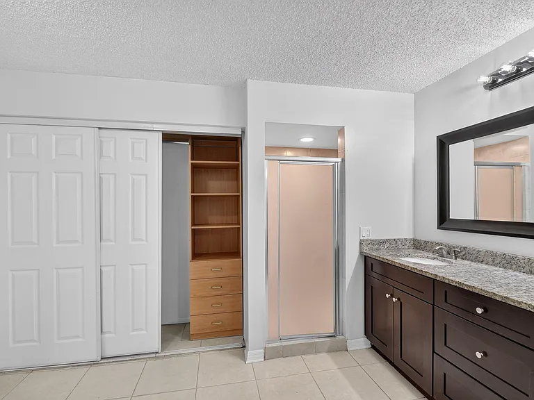 744 Springdale Cir — Photo 33