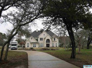 100 Cedar Trails Dr, Morgans Pt Resort, TX 76513