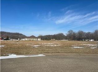 524 Clover Ct, Lake City, MN 55041