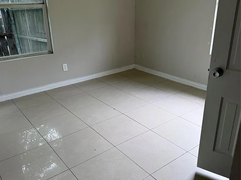 1209 Glenn Ave — Photo 9