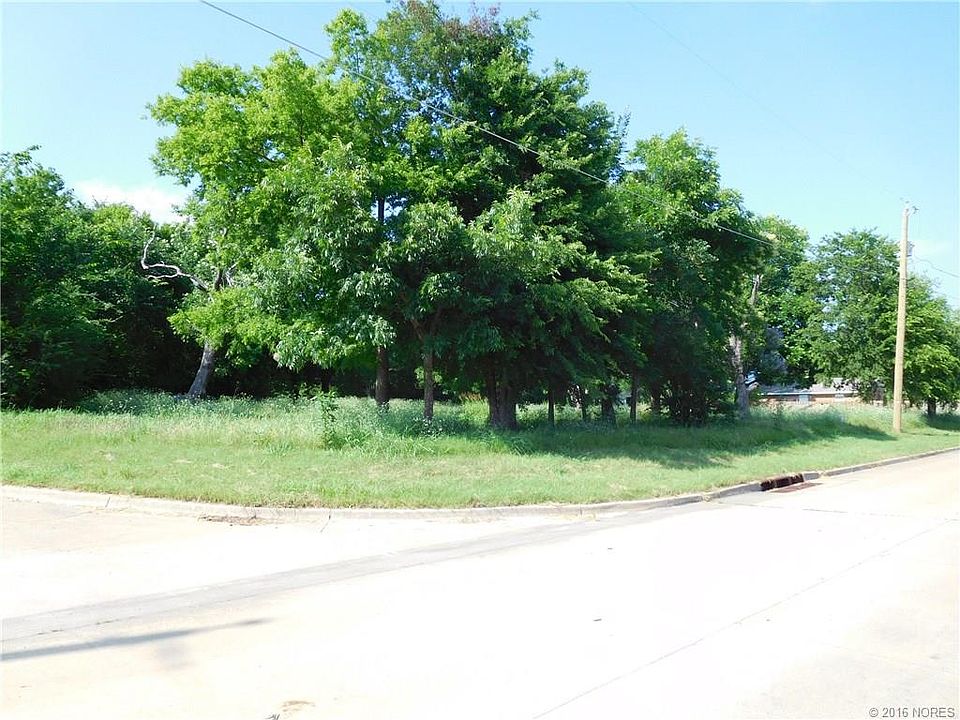 1st image of 2906 N Vine St