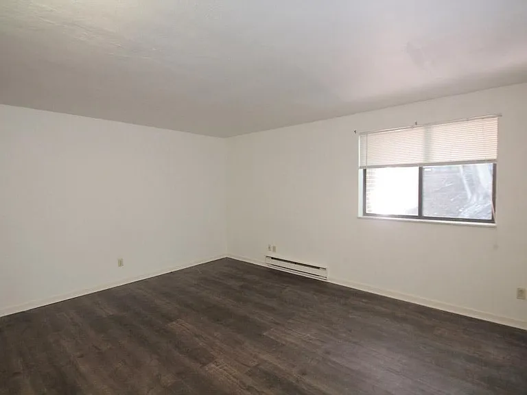 453 Biddle Ave #7 — Photo 8