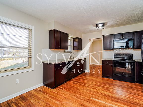 5th image of 1922 New Market Dr