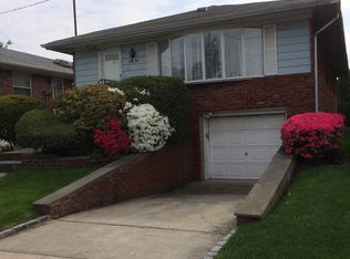 6540 247th St, Little Neck, NY 11362