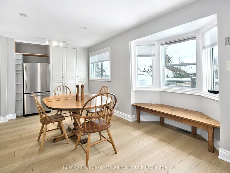 104 Lauries Ct — Photo 6