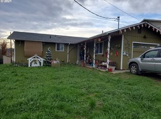 231 SE Grape Ave, Winston, OR 97496