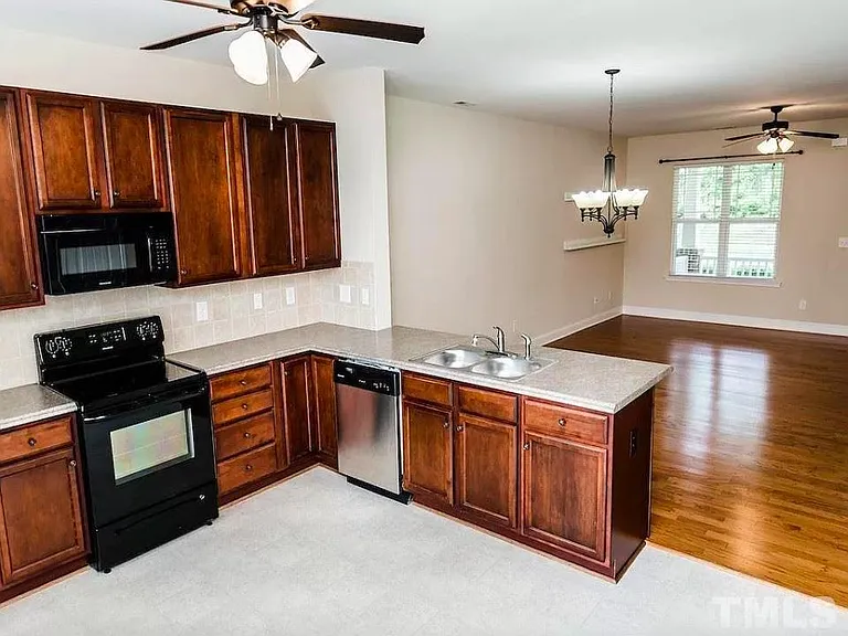 42 Millbrook Dr #42 — Photo 10