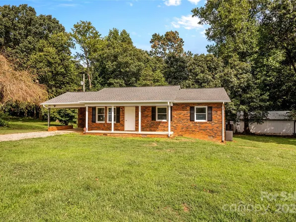 145 Jim Barnes Ln, Taylorsville, NC 28681