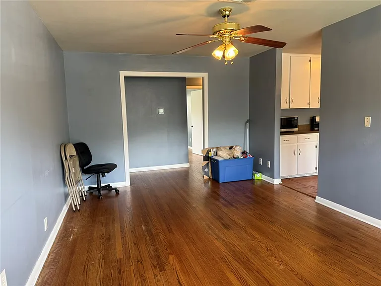 408 Brookside Dr W — Photo 6