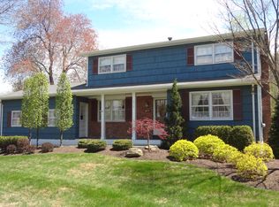 879 Dolton St, Valley Cottage, NY 10989