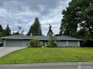 8930 SE 54th St, Mercer Island, WA 98040