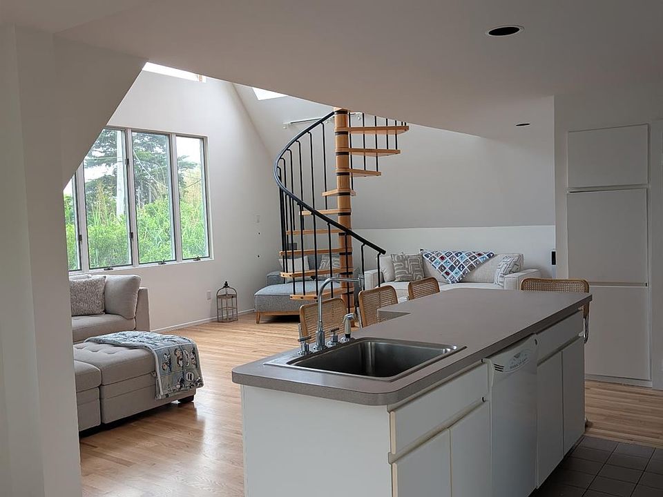 1st image of 31 Ivy Avenue