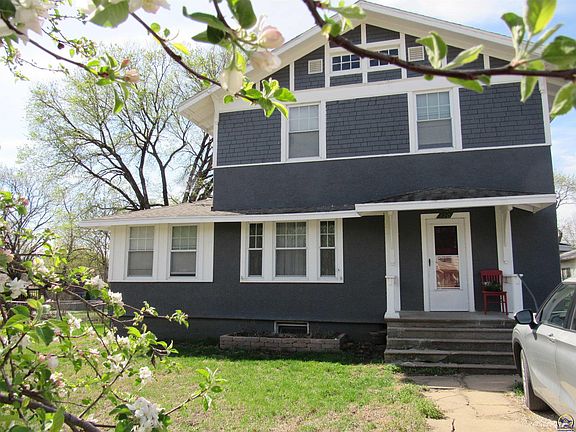 2nd image of 320 W 7th St