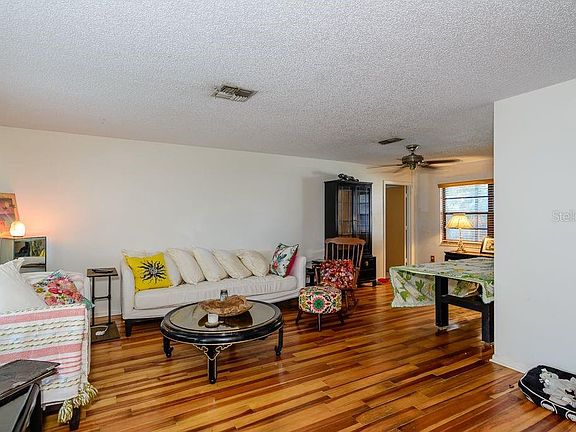 3rd image of 1130 Wexford Dr