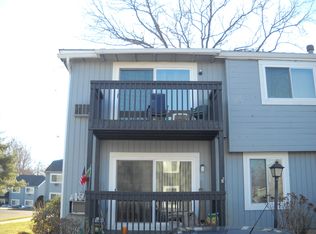7 Ameridge Dr, Bridgeport, CT 06606