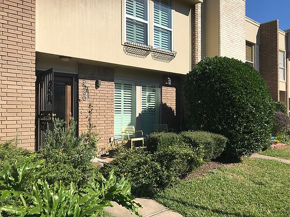 2nd image of 5230 Woodlawn Pl #11