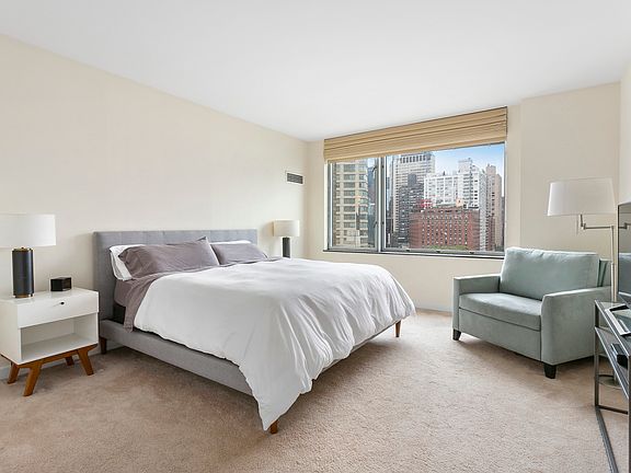 5th image of 150 Columbus Ave APT 10D