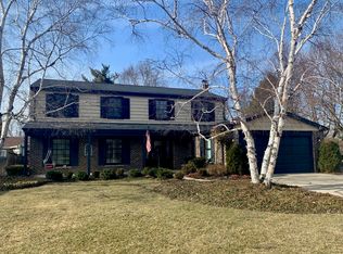404 Thornapple Ln, Libertyville, IL