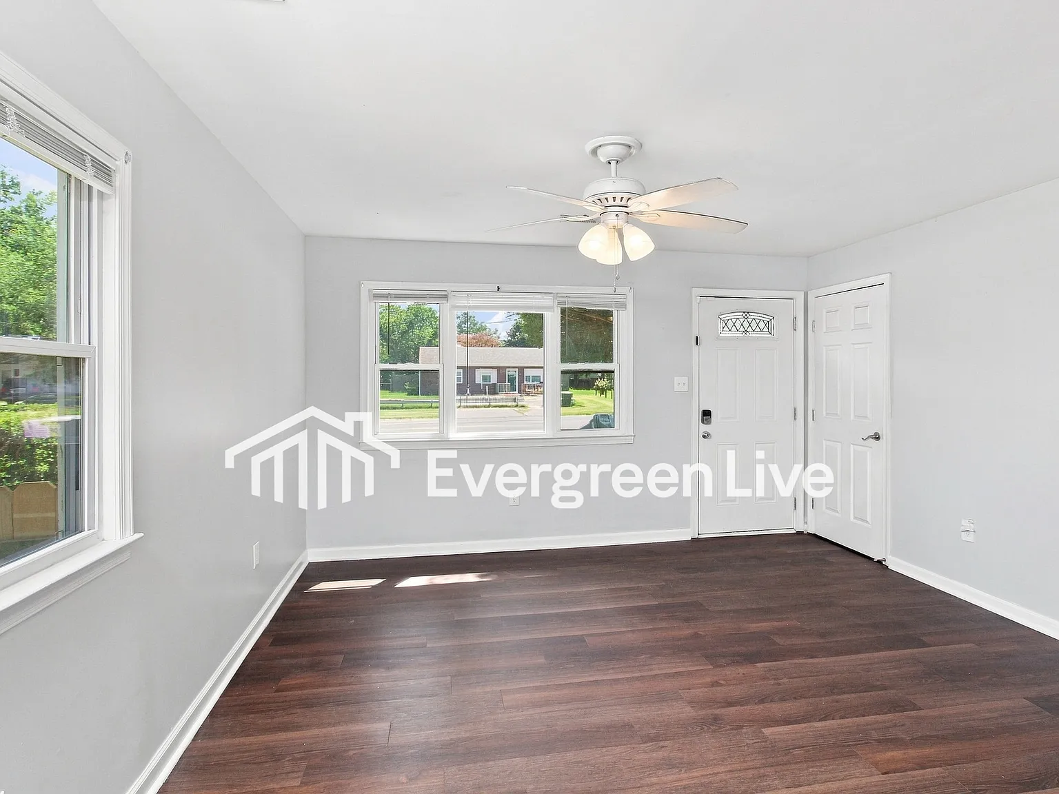 3 bed, 1.0 bath, 912 sqft, $1,645 — Photo 3