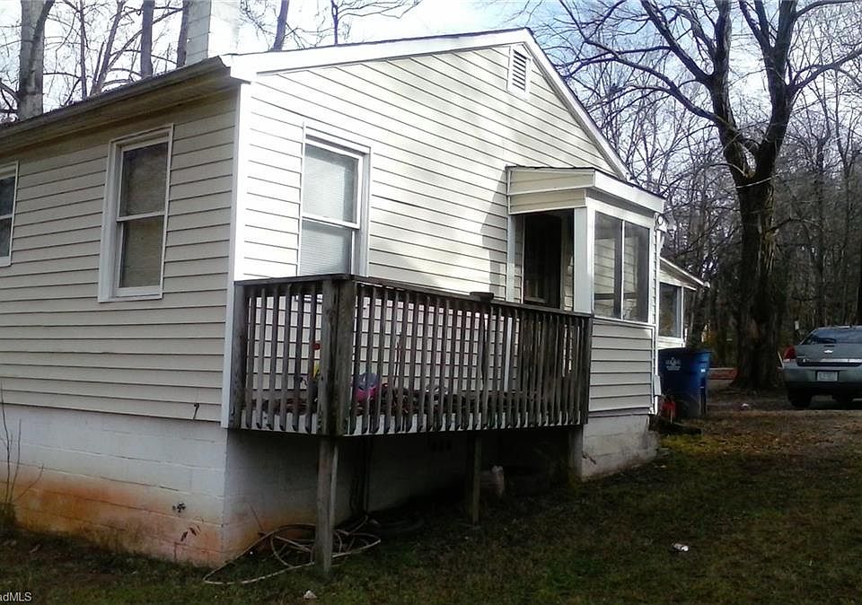 2nd image of 5008 Voss St