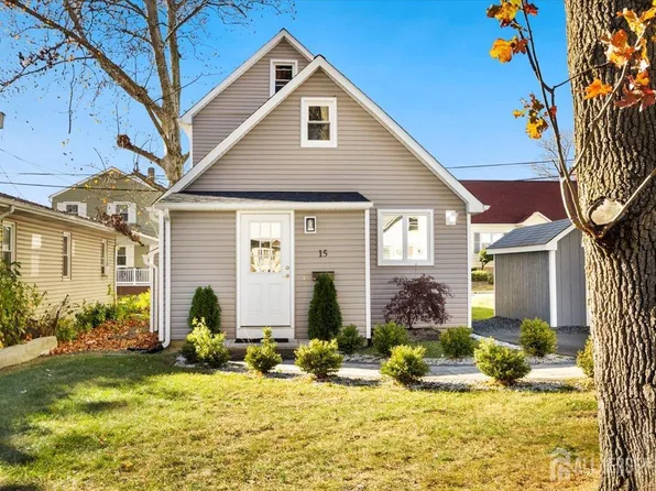 15 Douglas St, Sayreville, NJ 08872