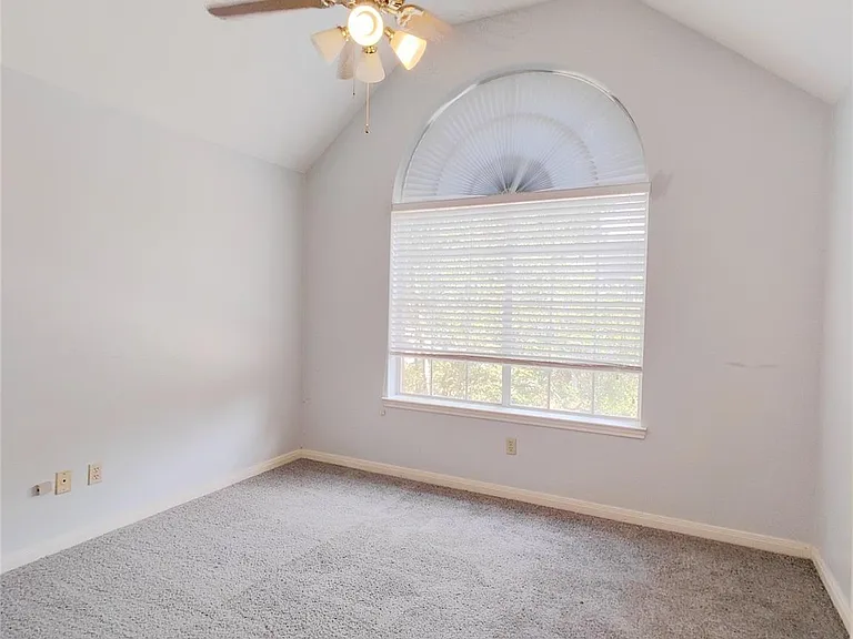 5019 Greenriver Valley Dr — Photo 19