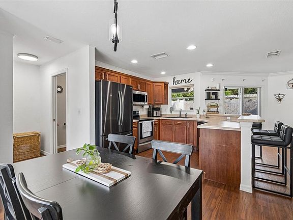 5th image of 222 Carpenters Way APT 65