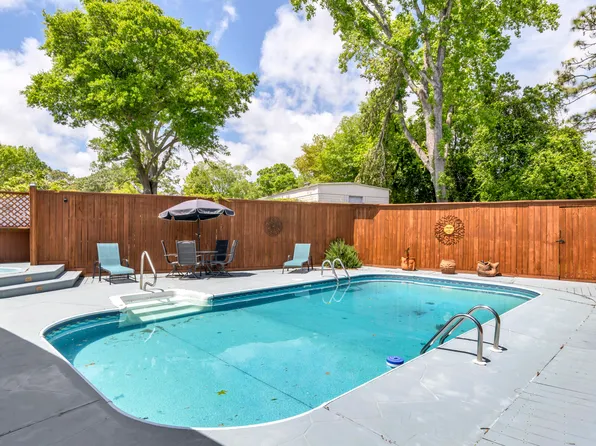 22 Tanglewood Cir, Fort Walton Beach, FL 32547