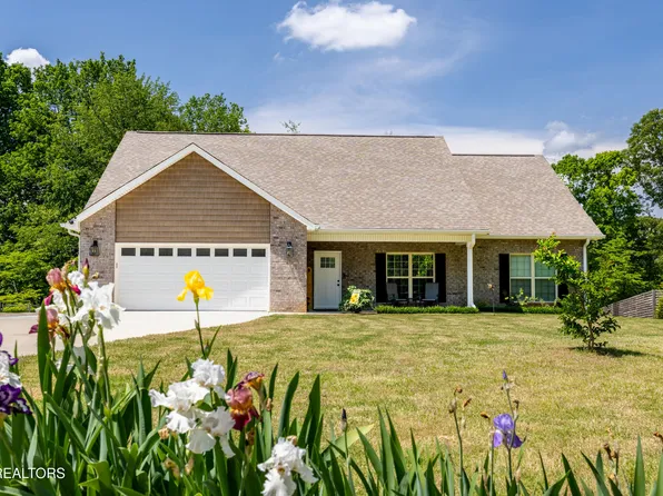 3155 Fairoaks Dr, Maryville, TN 37803