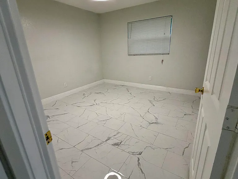 1372 Pierce St — Photo 8
