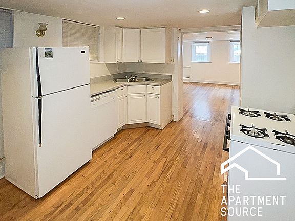2nd image of 3309 N Southport Ave