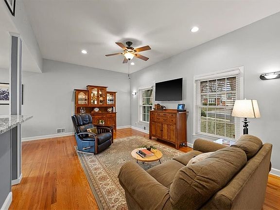 4th image of 8509 W 90th Ter
