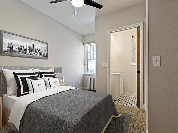 3rd image of 1117 Penn St APT 303