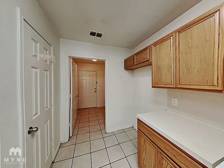 804 N Belmont Ave #B — Photo 7