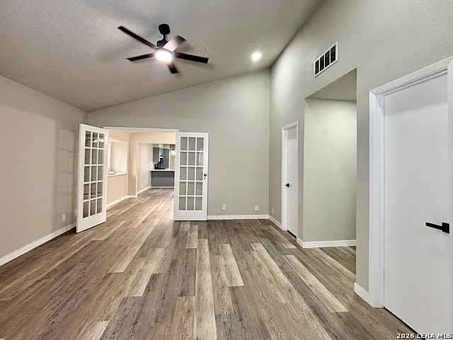 5202 Metcalf — Photo 15