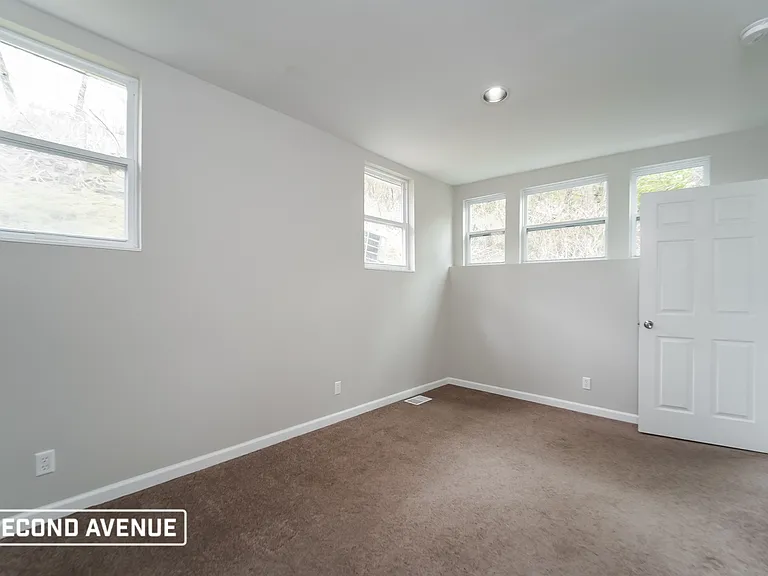 1800 Saint Patrick St — Photo 4