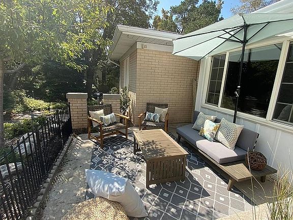 Front Courtyard side view 