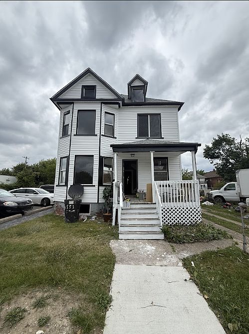 1st image of 553 Owen St