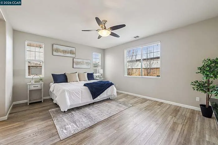 421 W Gravino Dr #1 — Photo 11