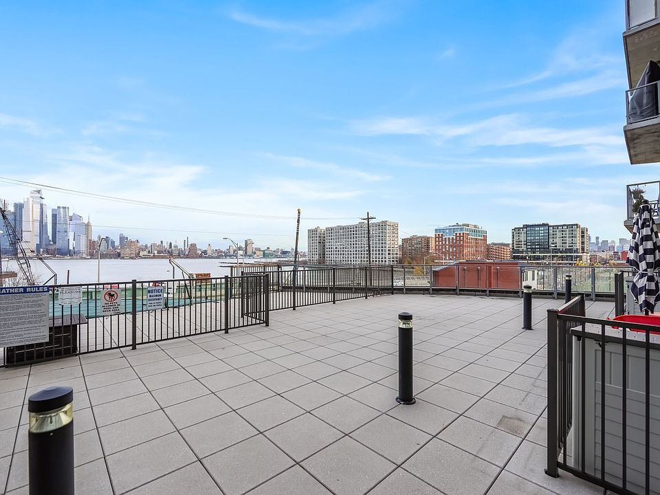 1st image of 1710 Park Ave #914
